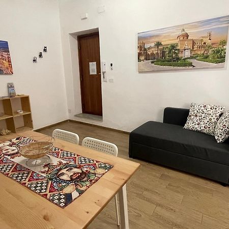 Le Colonne Del Massimo - Apartment In Front Of Massimo Theatre 巴勒莫 外观 照片