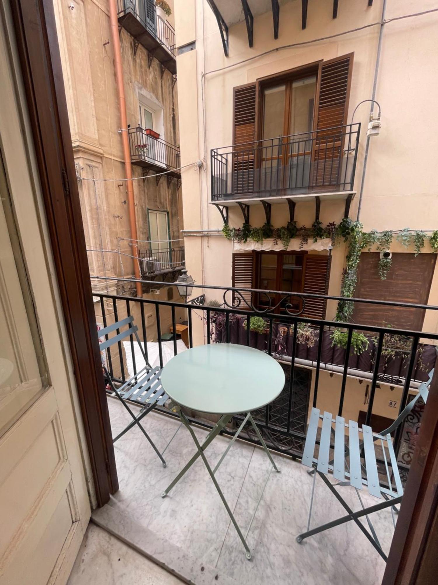 Le Colonne Del Massimo - Apartment In Front Of Massimo Theatre 巴勒莫 外观 照片